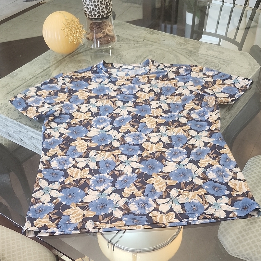 Orian Italy Men's Floral Blue and Beige Crew Neck Tee Shirt Large